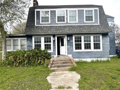 /international/us/2515-avenue-c-ingleside-tx-110105219715/