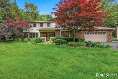 /international/us/17484-beech-hill-drive-grand-haven-mi-110108910104/