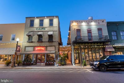 /international/us/128-134-e-davis-st-culpeper-va-110108495662/