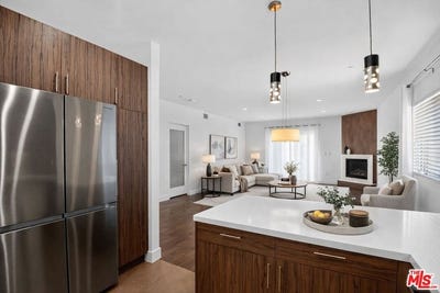 /international/us/11023-fruitland-dr-studio-city-ca-110106259291/