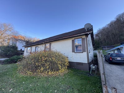 /international/us/2212-third-ave-east-bank-wv-110104326995/