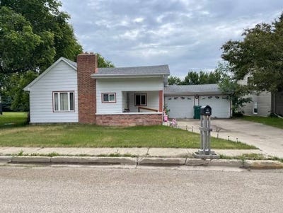 /international/us/714-4th-st-ne-rolla-nd-110104940213/