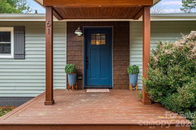 /international/us/61-white-dogwood-lane-lake-junaluska-nc-110105871356/