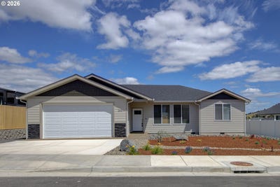 /international/us/260-se-logan-st-winston-or-110107567363/