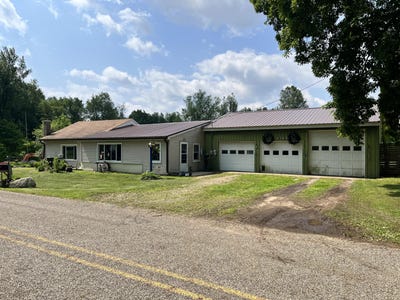 /international/us/15750-n-q-drive-bellevue-mi-110100834411/