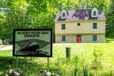 /international/us/100-stone-bridge-rd-templeton-ma-110108334397/
