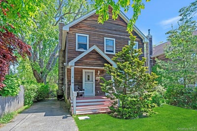 /international/us/416-3rd-street-greenport-ny-110107829393/