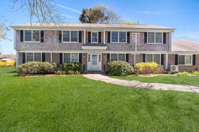 /international/us/176-mill-road-falmouth-ma-110107721493/