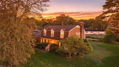 /international/us/5105-stratford-drive-suffolk-va-110120796330/