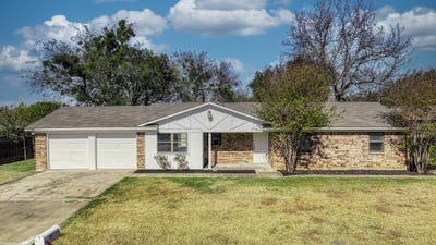 /international/us/121-meadow-lane-aledo-tx-110103625632/