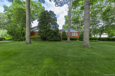 /international/us/3-boston-avenue-medford-ny-110108393913/