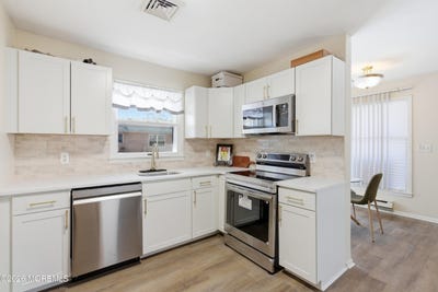 /international/us/43a-magnolia-road-manahawkin-nj-110106678535/