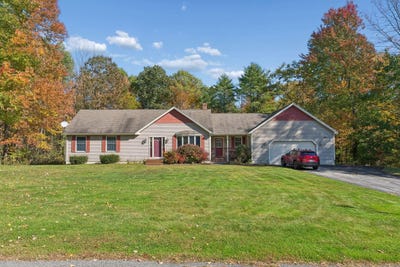 /international/us/5-hidden-pines-drive-windham-me-110120534788/