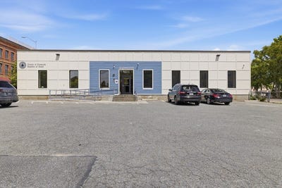 /international/us/32-belmont-st-brockton-ma-110108567548/