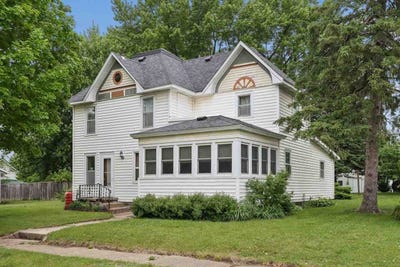 /international/us/514-latham-street-walker-ia-110108198849/