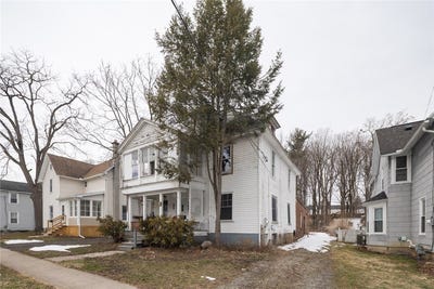 /international/us/61-water-street-perry-ny-110106186594/
