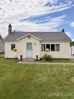/international/us/975-cottage-street-ishpeming-mi-110108822833/