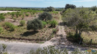 /international/us/4444-county-road-343-kenedy-tx-110120513063/
