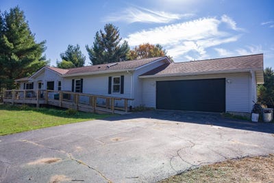 /international/us/1581-evergreen-avenue-adams-wi-110120532690/
