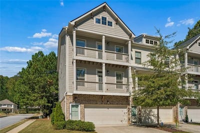 /international/us/2417-misty-hollow-place-college-park-ga-110120588974/