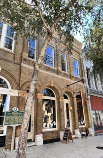 /international/us/326-328-main-street-natchez-ms-110108985105/