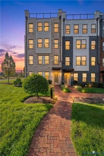 /international/us/17-flatwater-row-henrico-va-110120610068/