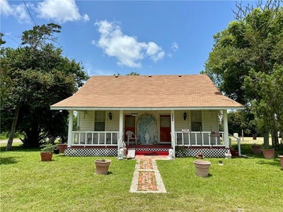 /international/us/322-s-7th-street-skidmore-tx-110106151820/