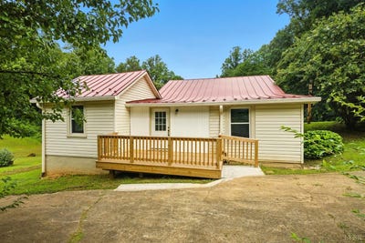 /international/us/157-old-country-road-monroe-va-110101089058/