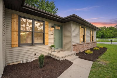 /international/us/501-s-sunrise-street-strafford-mo-110108090976/