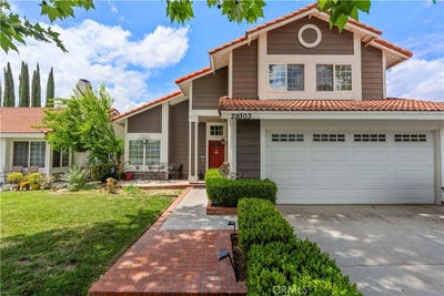 /international/us/29303-quincy-street-castaic-ca-110107354354/