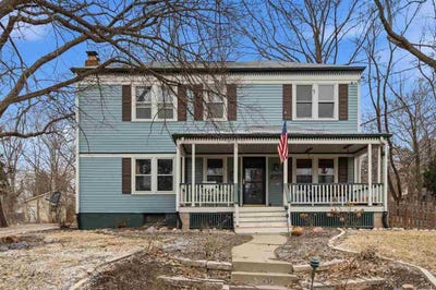 /international/us/920-ginter-ave-iowacity-ia-110106144211/