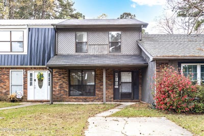 /international/us/211-bracken-place-jacksonville-nc-110106788668/