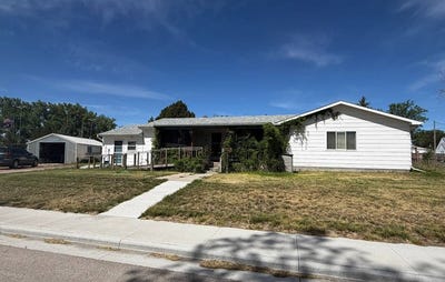 /international/us/726-south-pine-street-lusk-wy-110108902303/