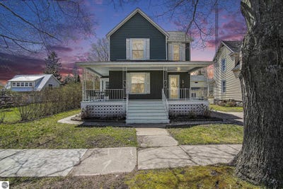 /international/us/622-leelanau-avenue-frankfort-mi-110098212775/