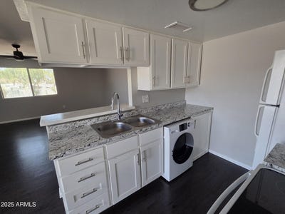 /international/us/2133-w-turney-avenue-phoenix-az-110101481403/