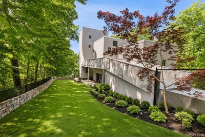 /international/us/8-cliff-court-carmel-ny-110108752168/