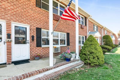 /international/us/9-king-james-lane-atlantic-highlands-nj-110106790346/