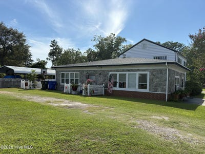 /international/us/2100-s-lakeview-drive-newport-nc-110119910894/
