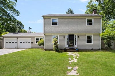 /international/us/34-terrace-drive-east-greenwich-ri-110108390068/