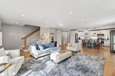 /international/us/42-true-street-portland-me-110104871872/