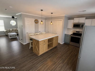 /international/us/102-village-trace-kingston-tn-110108414002/