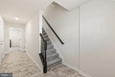 /international/us/2433-drake-lane-fredericksburg-va-110101439025/