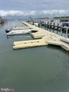 /international/us/100-n-west-ave-nw-beach-haven-nj-110100851845/