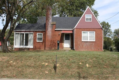 /international/us/206-e-poplar-st-albion-il-110120424765/
