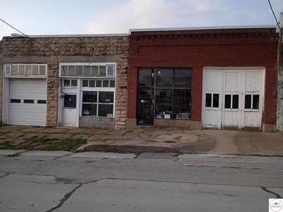 /international/us/303-e-spring-street-el-dorado-springs-mo-110107833595/