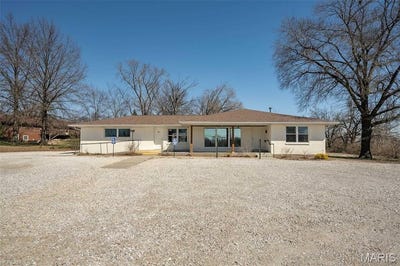 /international/us/302-s-lincoln-drive-troy-mo-110107818485/