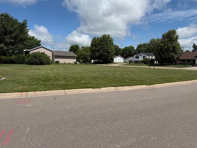/international/us/301-hilton-drive-saint-clair-mn-110108909995/