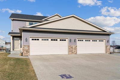 /international/us/4106-mourning-dove-drive-waterloo-ia-110106466677/