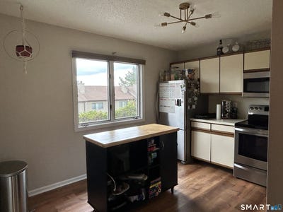 /international/us/489-wolcott-street-bristol-ct-110106802244/