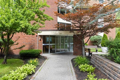 /international/us/751-main-street-south-portland-me-110119729303/